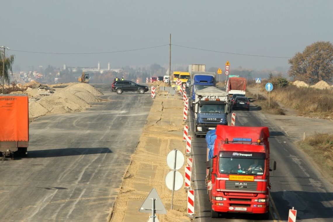 Drogi lokalne ucierpiały przy budowie S17. Starosta lubelski upomina się o 50 mln zł Drogi lokalne ucierpiały przy budowie S17. Starosta lubelski upomina się o 50 mln zł