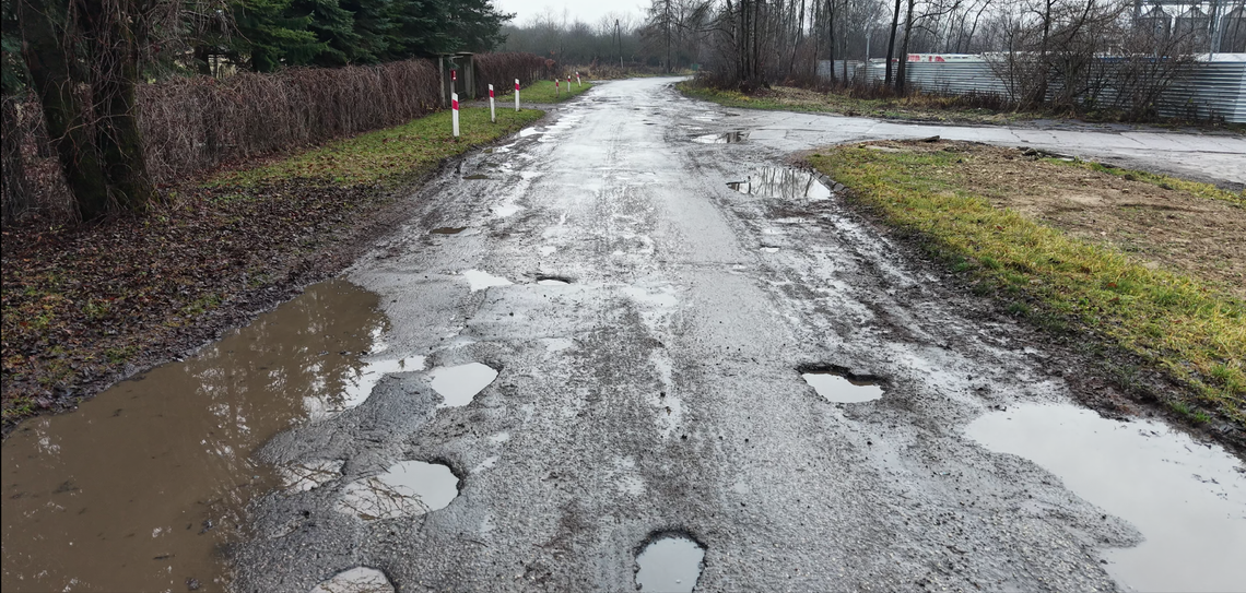 Drogi na os. Kolejowym do poprawy. Koniec z dziurami i kałużami