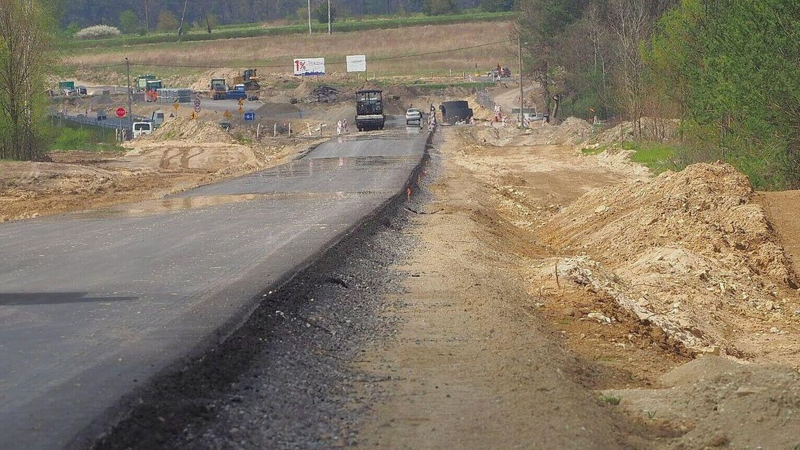 Drogi wojewódzkie w rozbudowie. Kierowcy pytają o DW 858