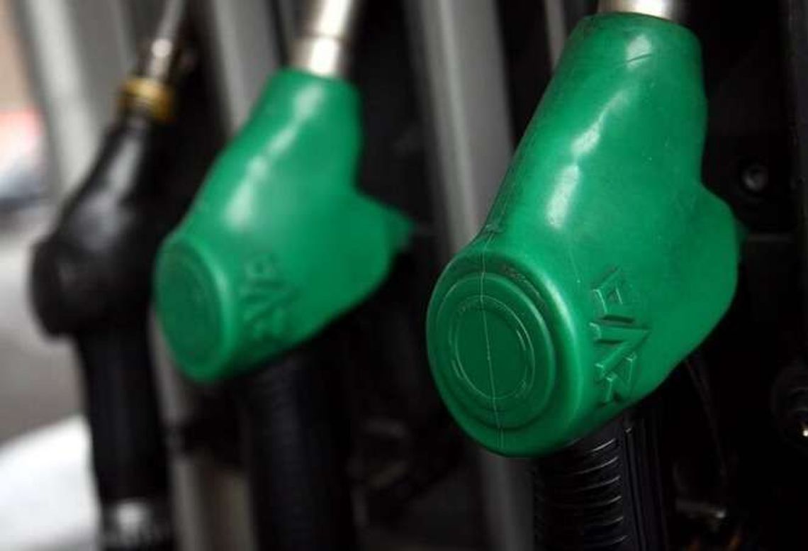 Drogie tankowanie w wakacje. Benzyna będzie jeszcze droższa?