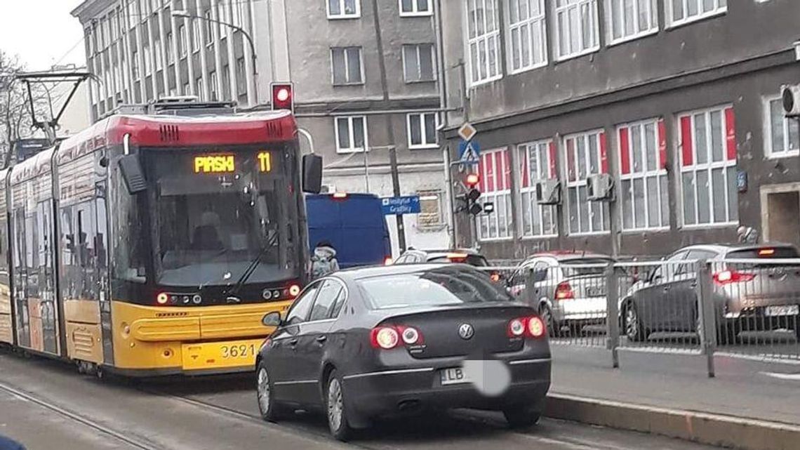 Drogowa wpadka. Z tego kierowcy z Białej Podlaskiej żartuje Warszawa