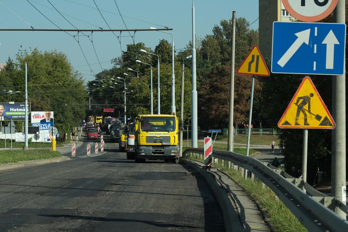 Drogowcy pracują już w kilkudziesięciu miejscach Drogowcy wykorzystują okres wakacyjny na remonty ulic i chodników. W tym roku prace obejmą około 50 lokalizacji w Lublinie.