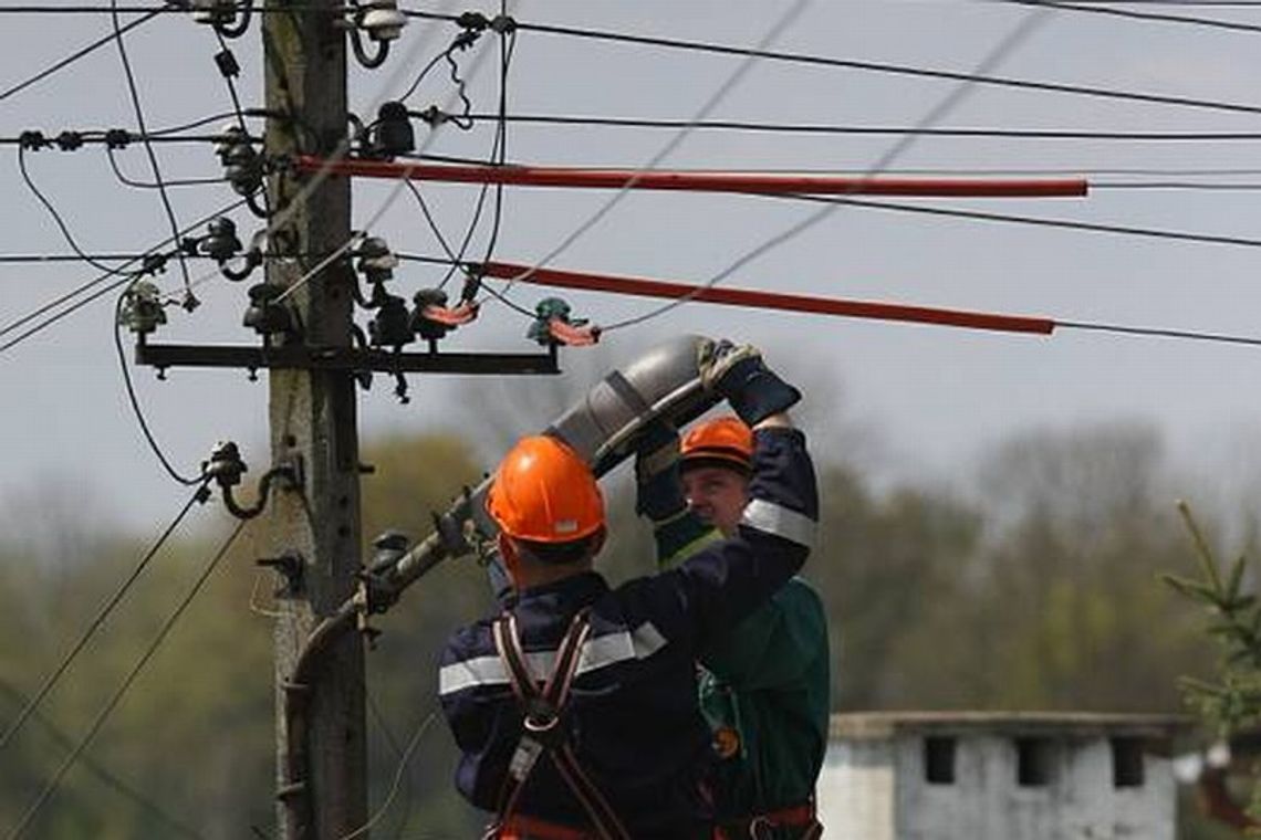 Drogowcy uszkodzili sieć energetyczną. Ulica bez prądu Drogowcy uszkodzili sieć energetyczną. Ulica bez prądu
