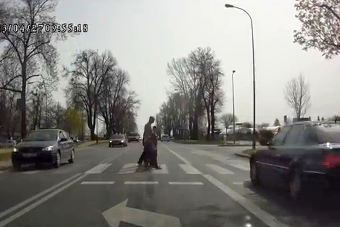 Drogowe podsumowanie roku: jazda pod prąd, wyprzedzanie w niedozwolonych miejscach (wideo) Drogowe podsumowanie roku: jazda pod prąd, wyprzedzanie w niedozwolonych miejscach (wideo)