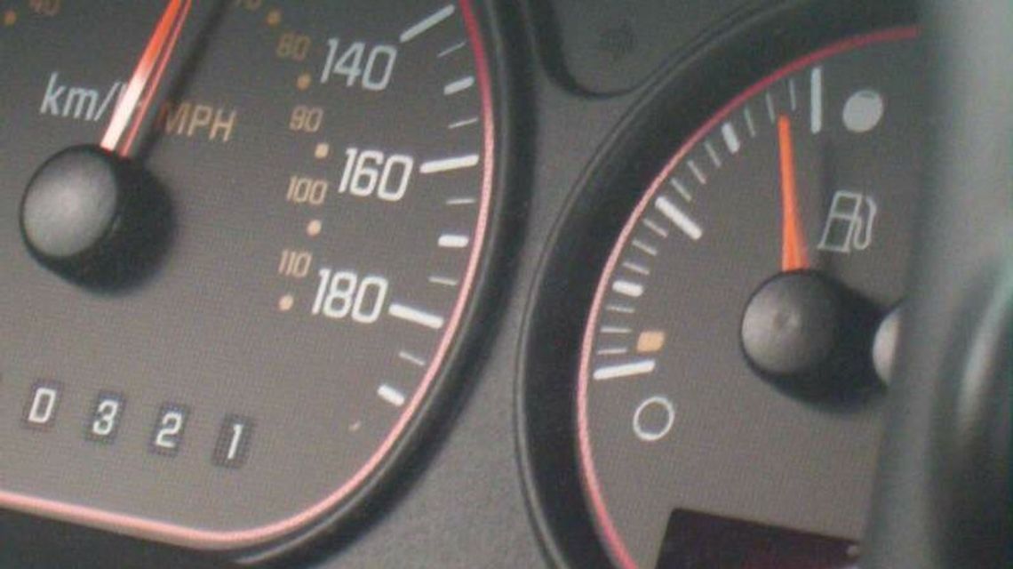 Drogówka zatrzymała citroena. Brakowało 400 tys. kilometrów na liczniku Drogówka zatrzymała citroena. Brakowało 400 tys. kilometrów na liczniku