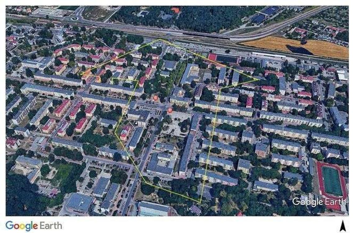 Dron lata nad miastem i przegania ptaki. Bo jest tańszy niż sokolnik