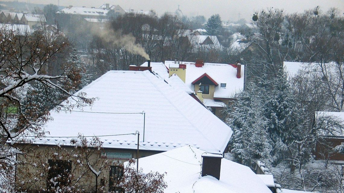 Dron tropi kopciuchów. "Zaliczyliśmy już ponad 90 kontroli" Dron tropi kopciuchów. "Zaliczyliśmy już ponad 90 kontroli"
