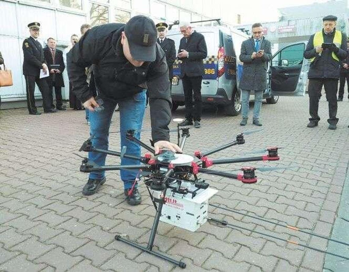 Dron zajrzy do komina i sprawdzi czym palą mieszkańcy