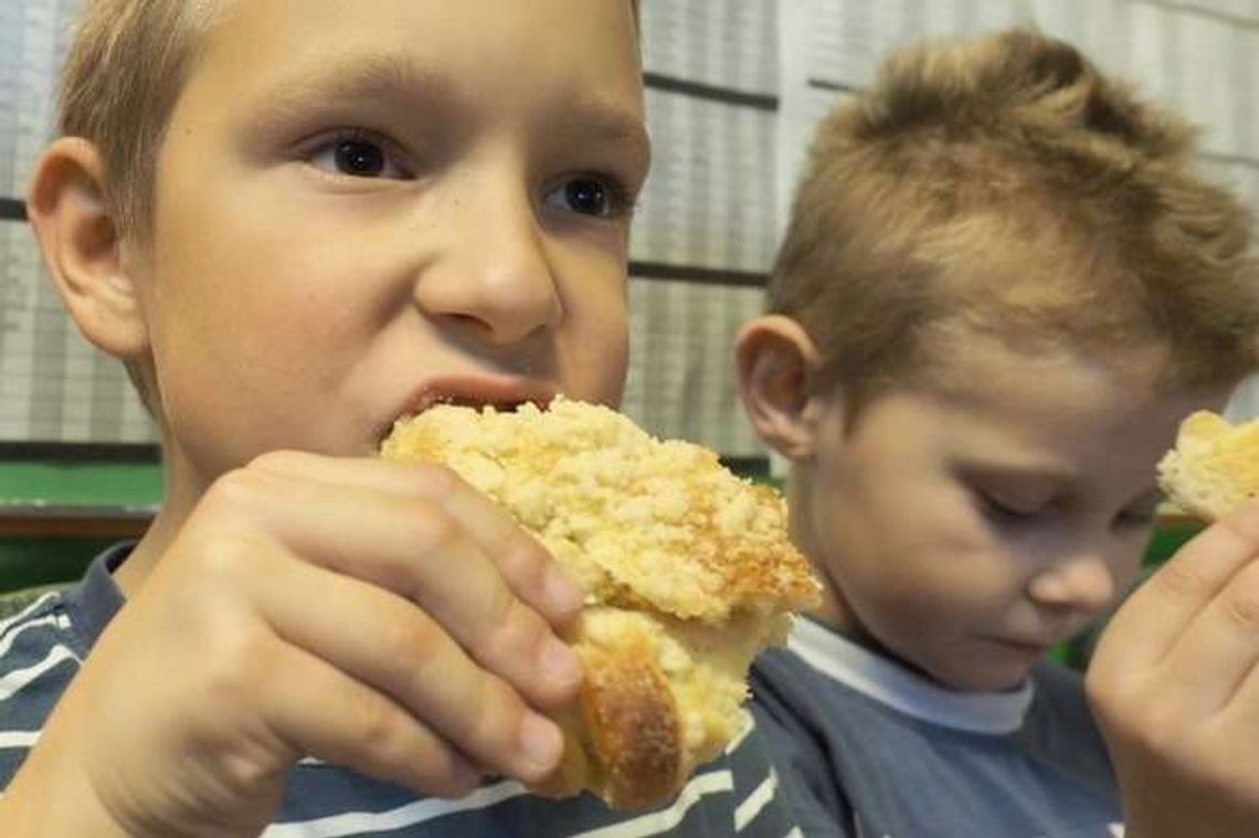 Drożdżówka wraca do szkół. Ma być zdrowa. Piekarnie zapłacą za przepis Drożdżówka wraca do szkół. Ma być zdrowa. Piekarnie zapłacą za przepis