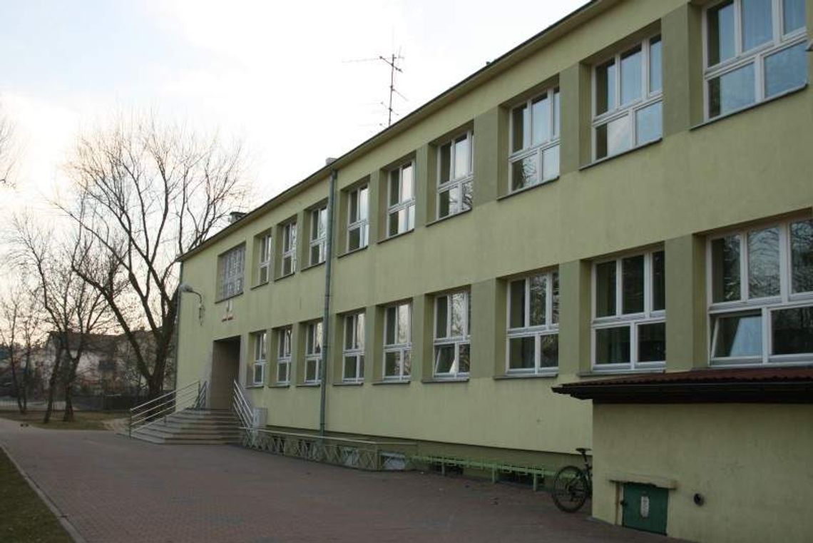 Drożej za rozbudowę szkoły w Górze Puławskiej