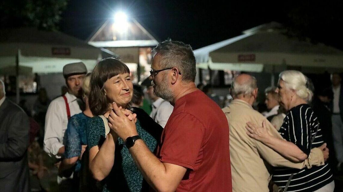 Druga młodość na potańcówkach. To już ostatnie fokstroty w tym sezonie