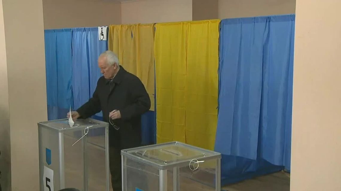 Druga tura wyborów prezydenckich na Ukrainie. Komik zdecydowanie prowadzi w sondażach