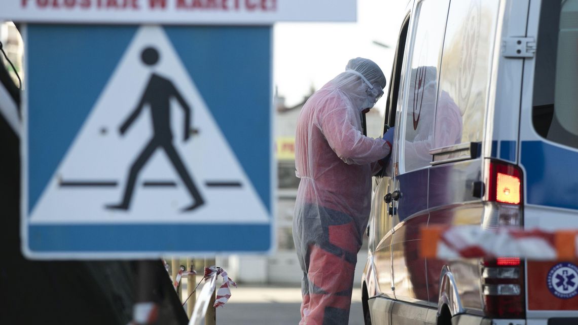 Drugi ksiądz diecezji zamojsko-lubaczowskiej zakażony koronawirusem. "Jego stan jest dość poważny" Drugi ksiądz diecezji zamojsko-lubaczowskiej zakażony koronawirusem. "Jego stan jest dość poważny"