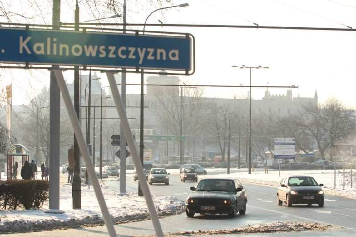 Drutów więcej niż linii. Montują trakcję, ale na trolejbusy poczekamy