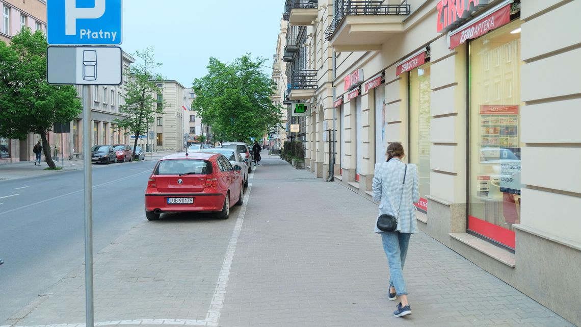 Drzewa zajmą miejsca samochodów na ulicy w centrum Lublina Drzewa zajmą miejsca samochodów na ulicy w centrum Lublina