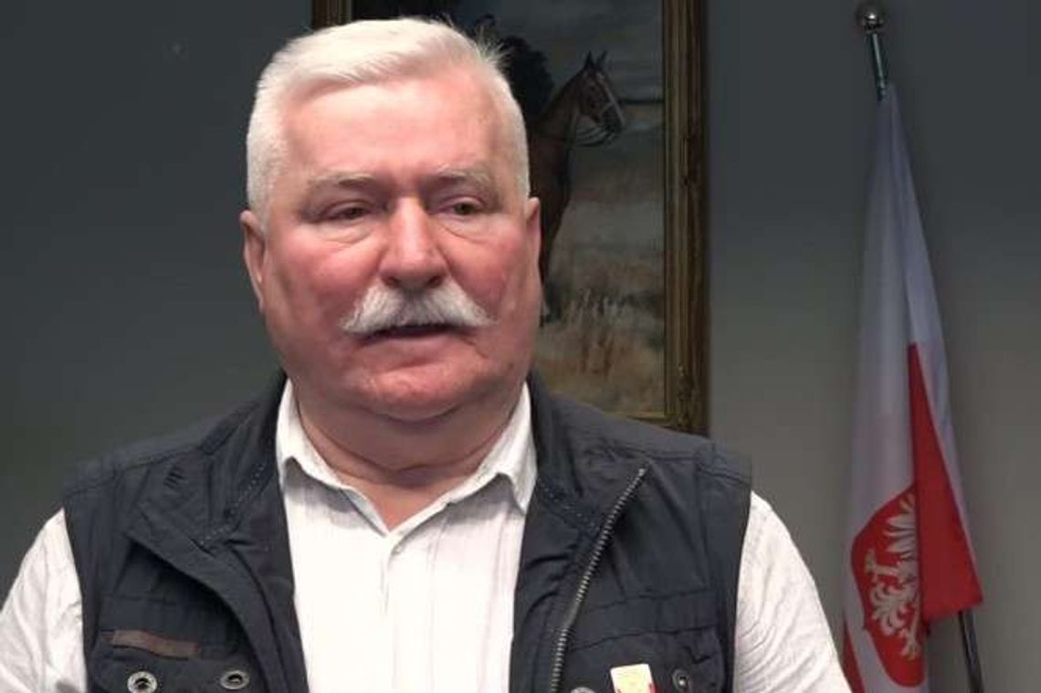 Duda i Wałęsa podali sobie ręce. "Mam nadzieję, że nastąpią inne gesty"