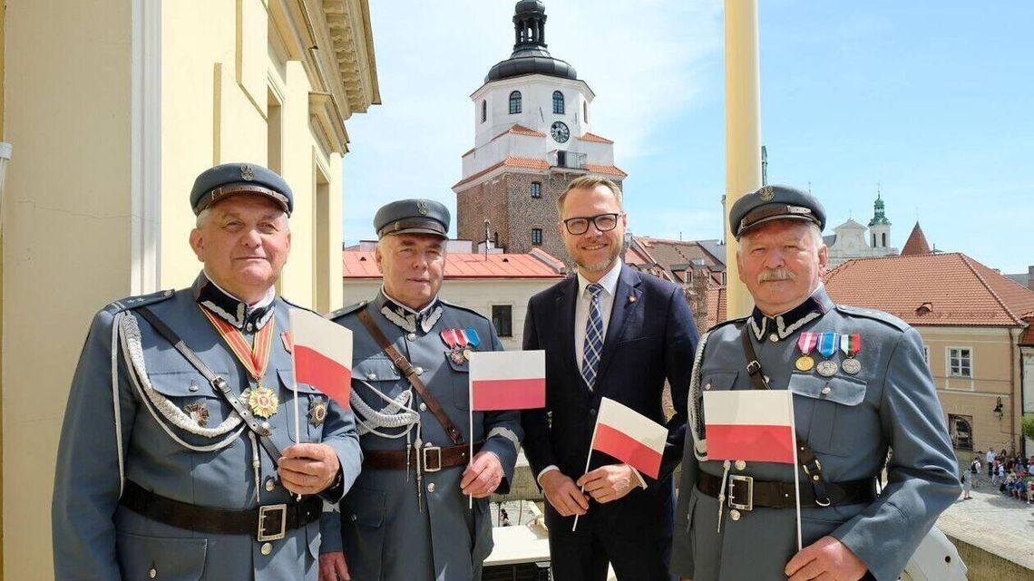 Dumnie powiewa na lubelskim ratuszu. To jej dzień Dumnie powiewa na lubelskim ratuszu. To jej dzień