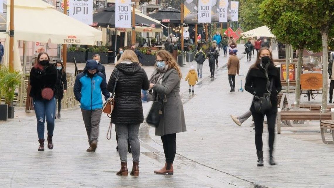 Duże domówki nadal legalne. A czego od dzisiaj zabroniono?