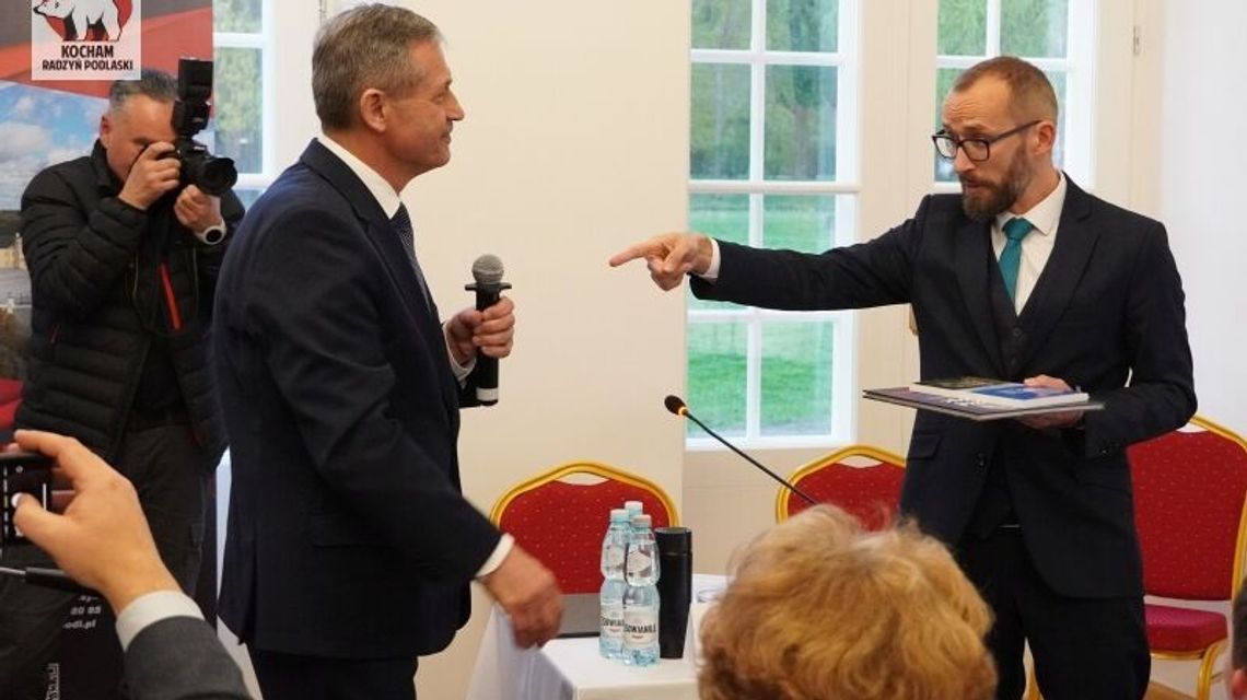 Duże emocje w Radzyniu przed wyborczą niedzielą. Aktywista i artysta kontra polityk z PiS Duże emocje w Radzyniu przed wyborczą niedzielą. Aktywista i artysta kontra polityk z PiS