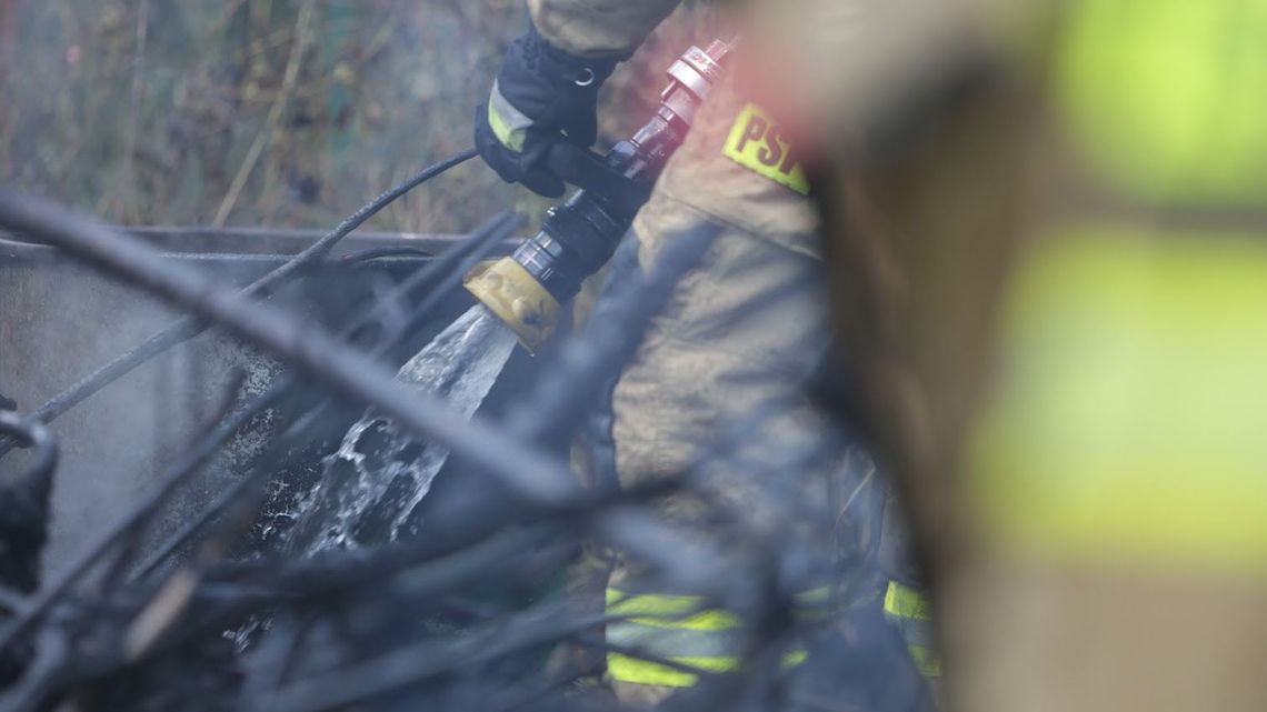 Duże straty po pożarze budynków gospodarczych w gminie Urzędów
