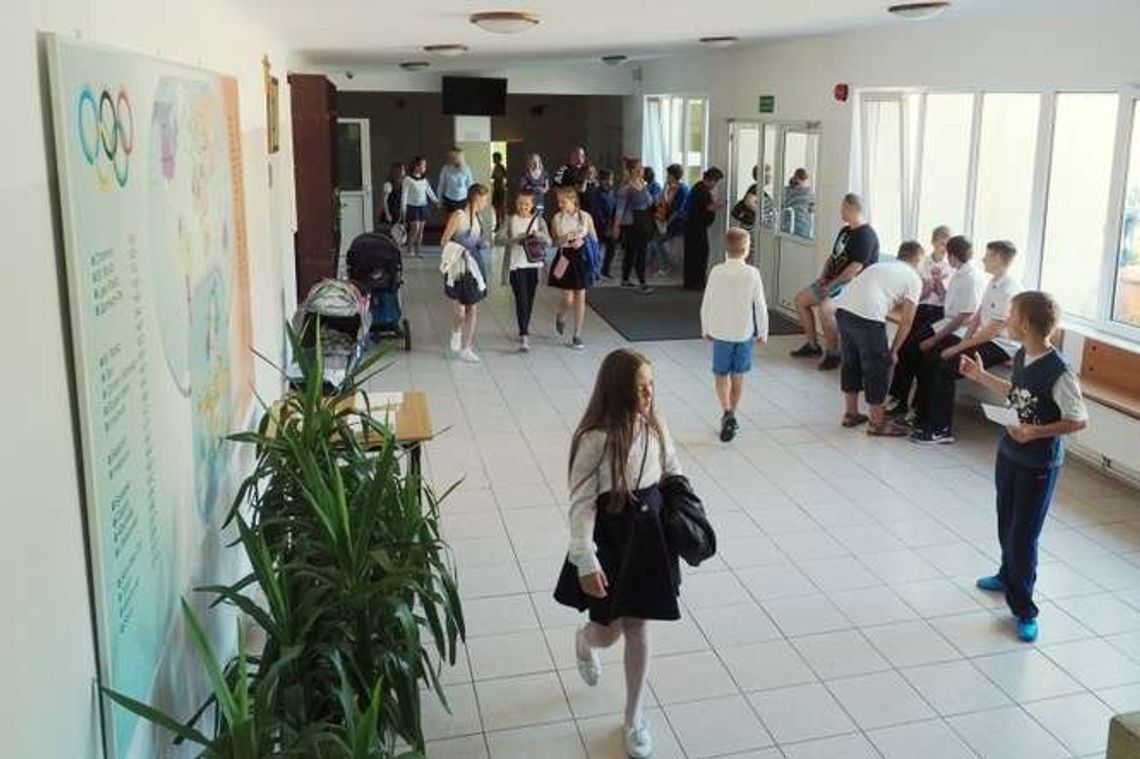 Duże zmiany w szkołach. Wycieczki klasowe, lekcje historii, nowa lista lektur Duże zmiany w szkołach. Wycieczki klasowe, lekcje historii, nowa lista lektur