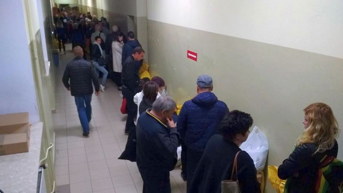 Dużo zamieszania podczas liczenia głosów. Kolejka w Miejskiej Komisji Wyborczej w Lublinie