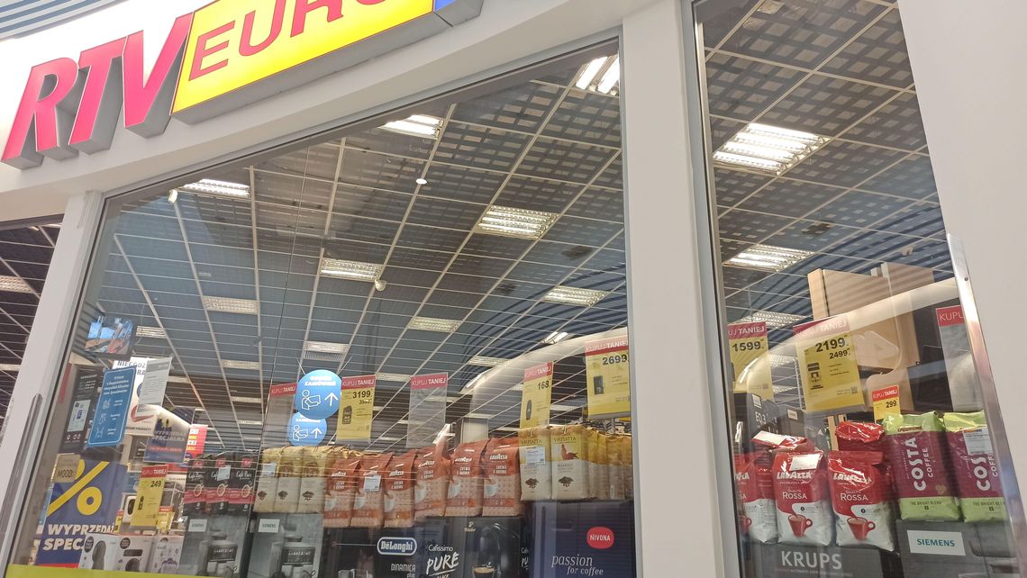 Duży sklep w Lublinie otwarty mimo obostrzeń. Jak to możliwe?