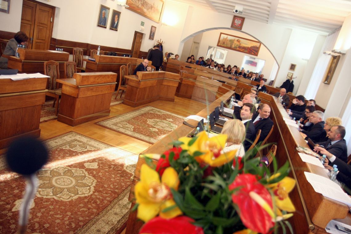 Dwa miliardy do wydania. Radni uchwalili budżet Lublina na 2014 rok (debata) Dwa miliardy do wydania. Radni uchwalili budżet Lublina na 2014 rok (debata)
