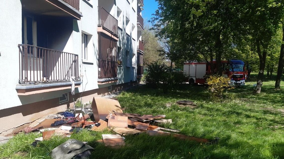 Dwa pożary w tym samym wieżowcu w Lublinie. Minęło kilka godzin, a znów jechali gasić