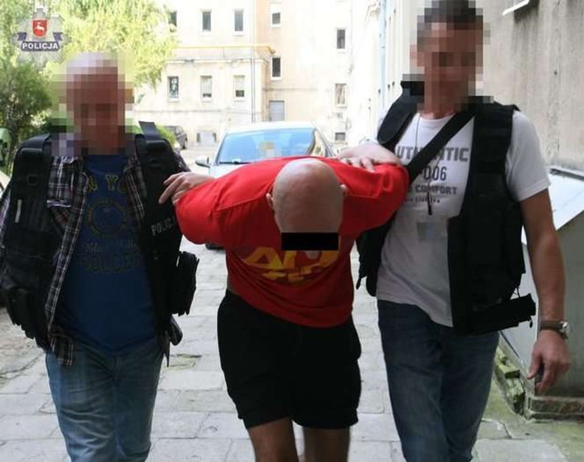 Dwaj mieszkańcy Lublina zatrzymani, oszukiwali "na policjanta" Dwaj mieszkańcy Lublina zatrzymani, oszukiwali "na policjanta"