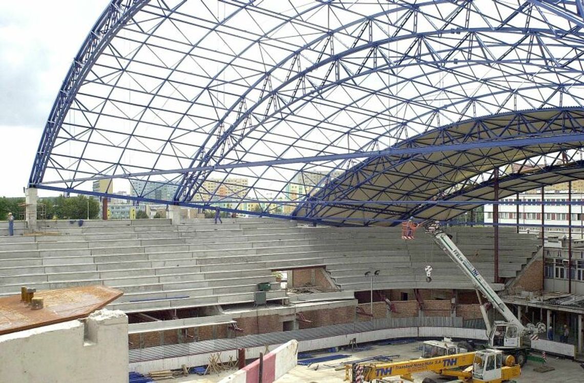 Dwanaście milionów do pełni szczęścia Dwanaście milionów do pełni szczęścia