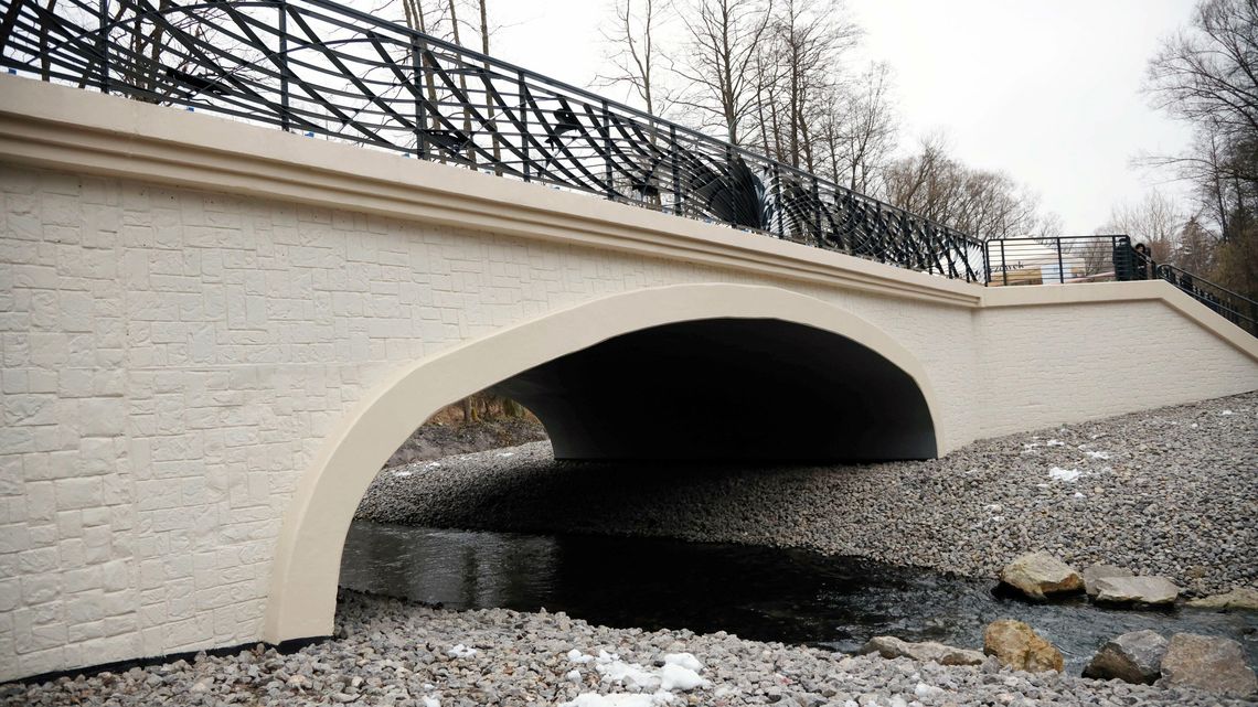 Dwie Bystrzyce, jeden most. Poprzedni trzeba było rozebrać