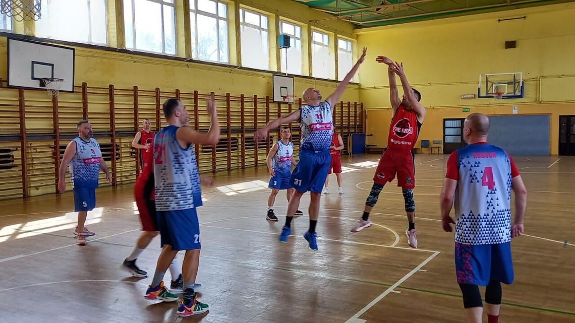 Dwie drużyny na czele rozgrywek Pod Koszami Dziennika Wschodniego Dwie drużyny na czele rozgrywek Pod Koszami Dziennika Wschodniego