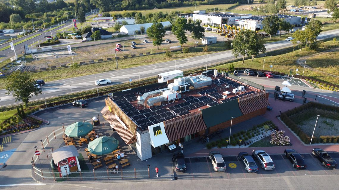 Dwie instalacje fotowoltaiczne na dachach restauracji McDonald’s. Realizacje firmy MAKO OZE w Mławie i Działdowie Dwie instalacje fotowoltaiczne na dachach restauracji McDonald’s. Realizacje firmy MAKO OZE w Mławie i Działdowie