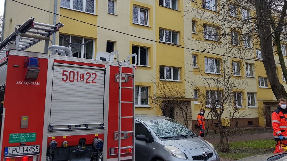 Dwie osoby zginęły w pożarze w Puławach. Akcja ratownicza zaczęła się po kilku godzinach