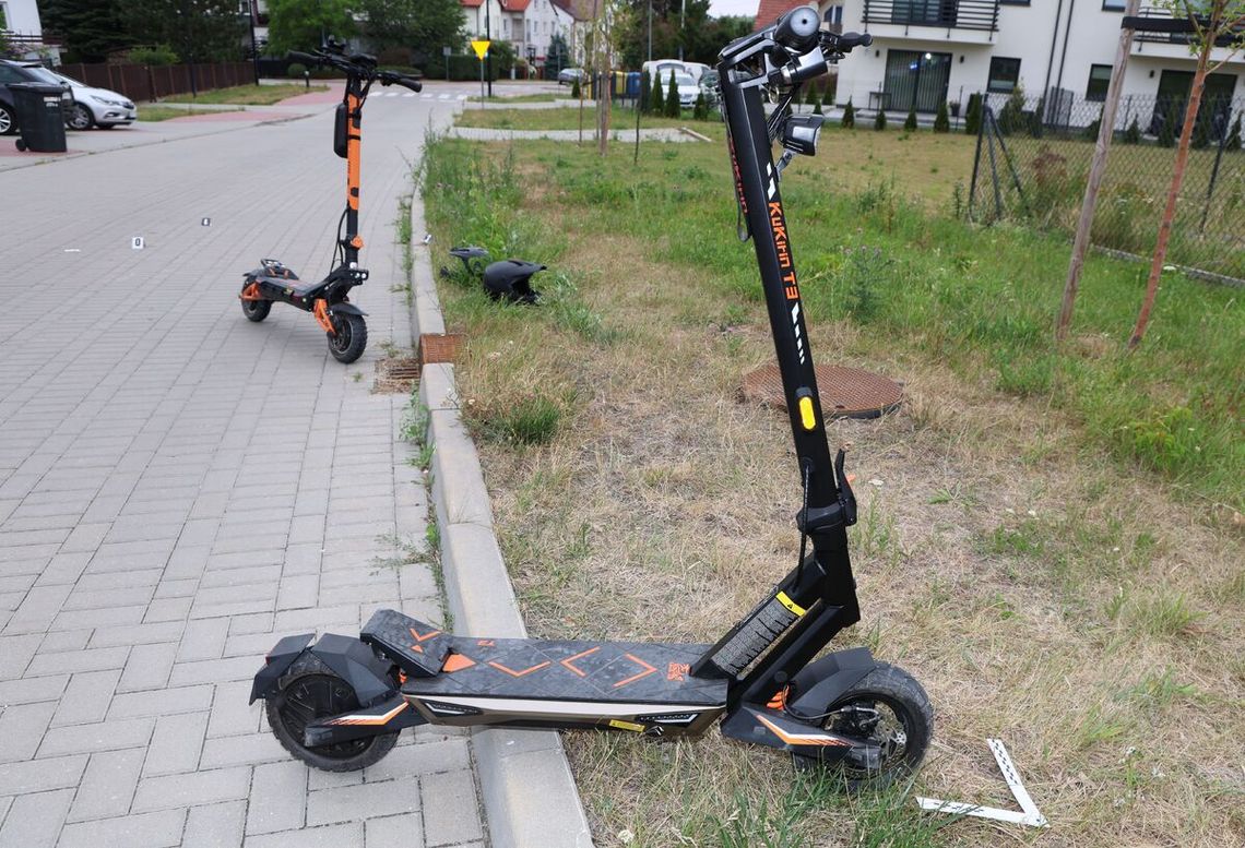 Dwóch 14-latków zderzyło się na hulajnogach elektrycznych w Świdniku. Jeden trafił do szpitala Dwóch 14-latków zderzyło się na hulajnogach elektrycznych w Świdniku. Jeden trafił do szpitala