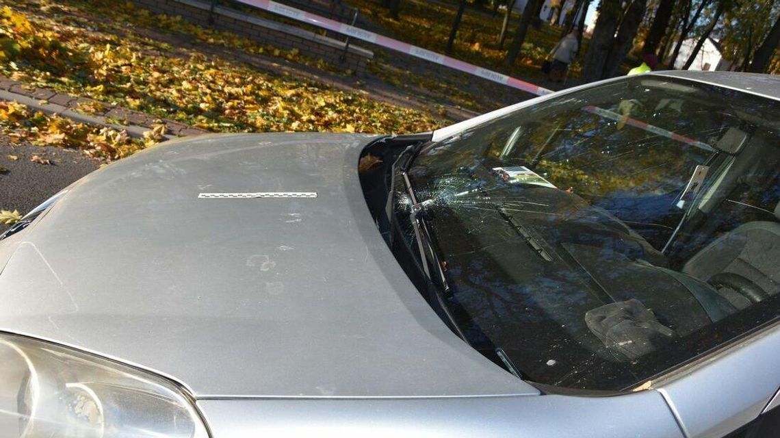 Dwóch 15-latków w szpitalu. Kierowca mówił, że oślepiło go słońce