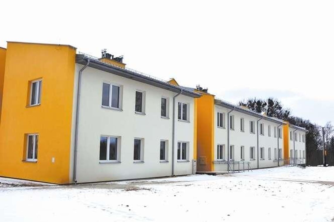 Dwór do remontu, budynek socjalny do zasiedlenia Dwór do remontu, budynek socjalny do zasiedlenia