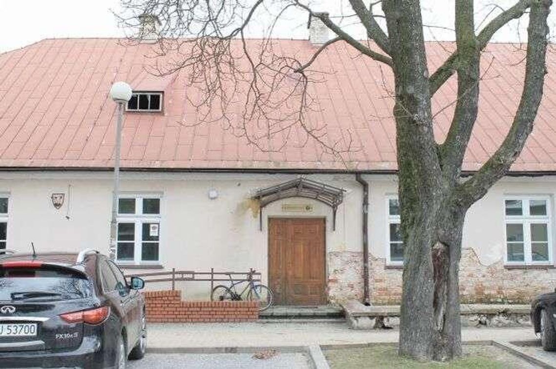 Dworek był zabytkiem. Ale go zburzą, bo „zatracił swój historyczny charakter”