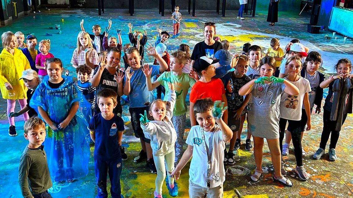 Dworzec jak malarskie płótno. Wnętrze malowało 90 osób