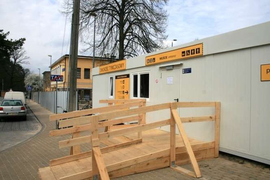 Dworzec kolejowy w Puławach idzie pod kilof. Tymczasowy w kontenerze