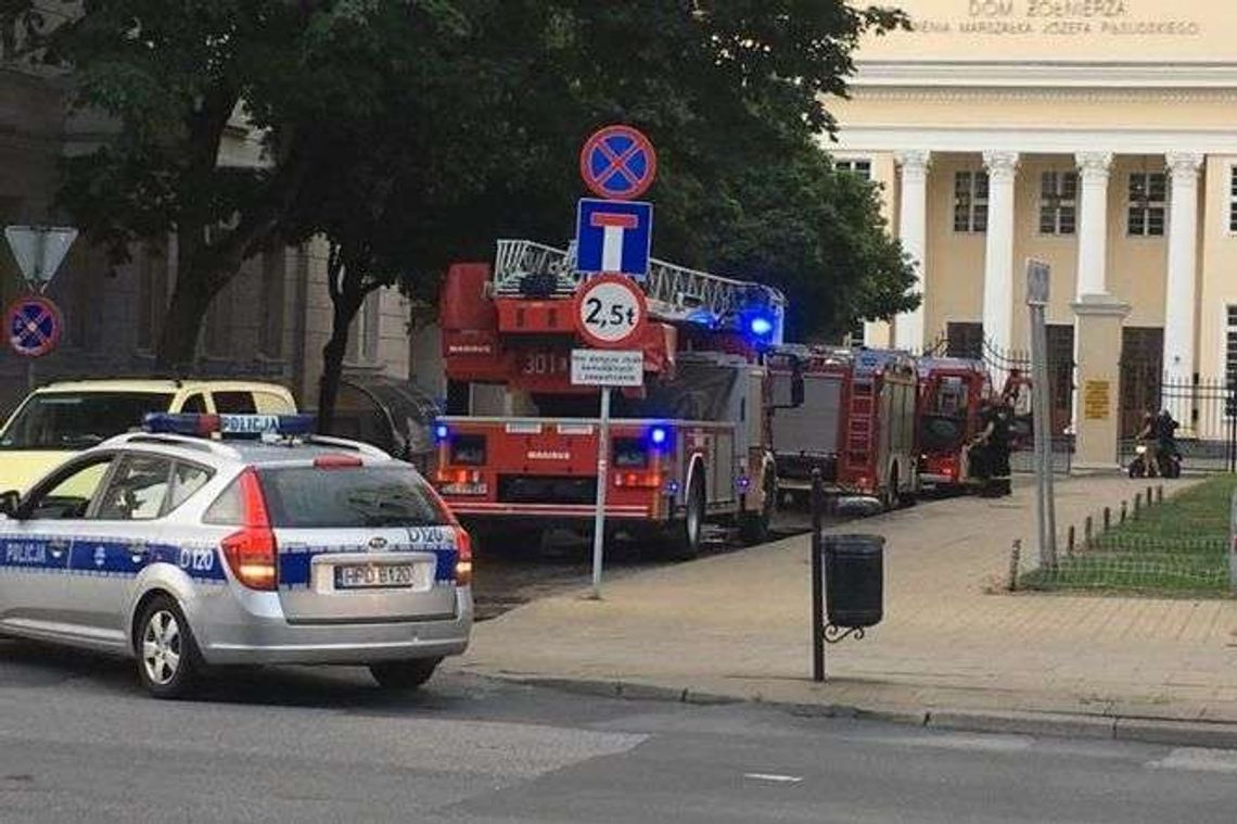 Dym w budynku. Interweniowali strażacy