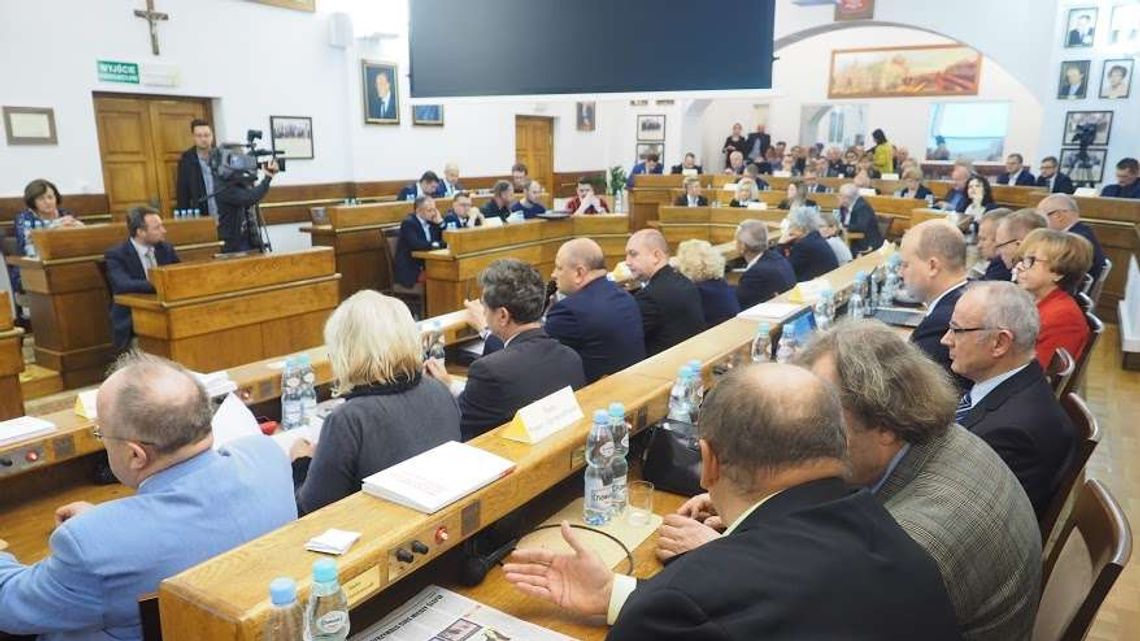 Dyplomowani radni. Jak wykształceni są samorządowcy z woj. lubelskiego?