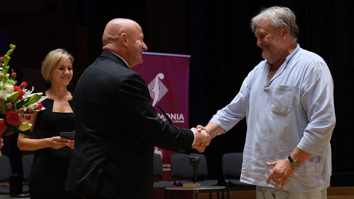 Dyplomy i medale dla artystów. Wśród wyróżnionych także Krzysztof Cugowski