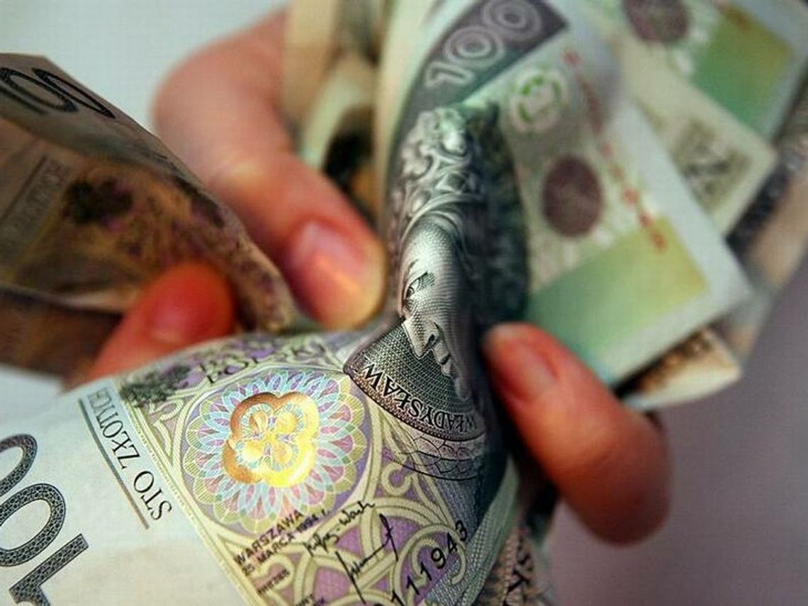 Dyrektor szkoły dorabiał do pensji w czasie pracy