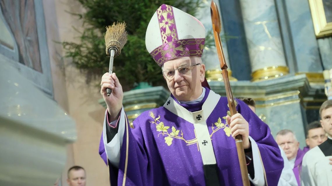 Dyspensa od obowiązku niedzielnego uczestnictwa we mszy świętej. Aż do odwołania