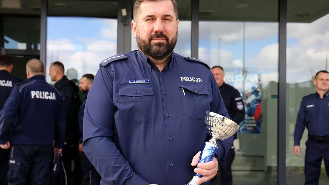 Dyżurny na medal. Asp. szt. Maciej Sierpowski nie ma sobie równych Dyżurny na medal. Asp. szt. Maciej Sierpowski nie ma sobie równych