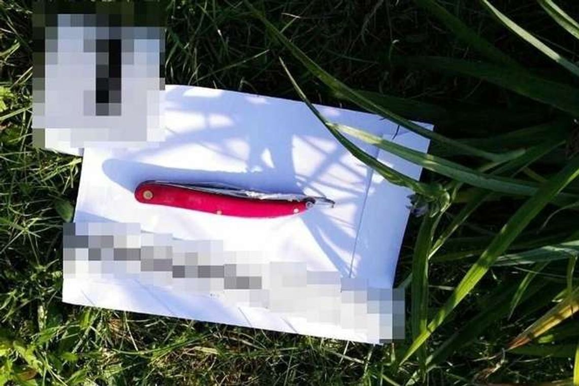 Dźgnął scyzorykiem starszego kolegę, 22-latek walczy o życie