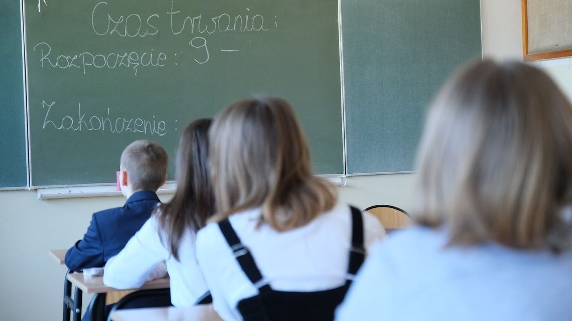 Dziad o gruszce, baba o pietruszce. Czyli co ministerstwo odpowiedziało nauczycielom