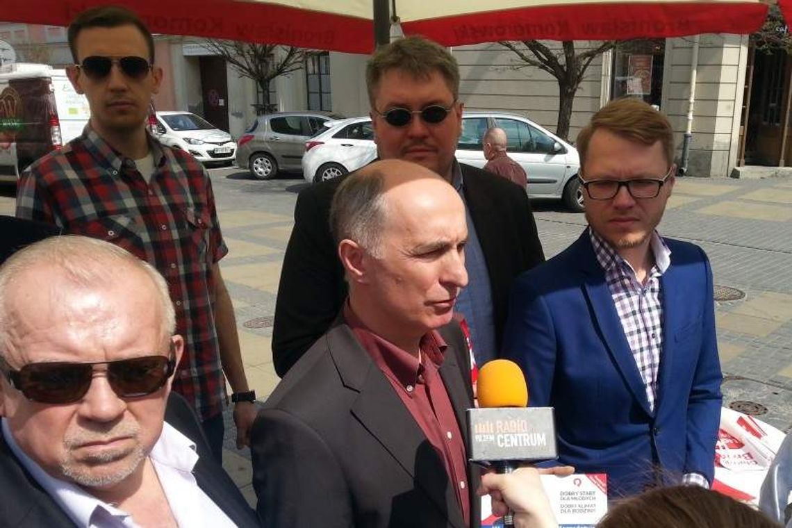 Działacze Platformy odwiedzą wyborców w domach